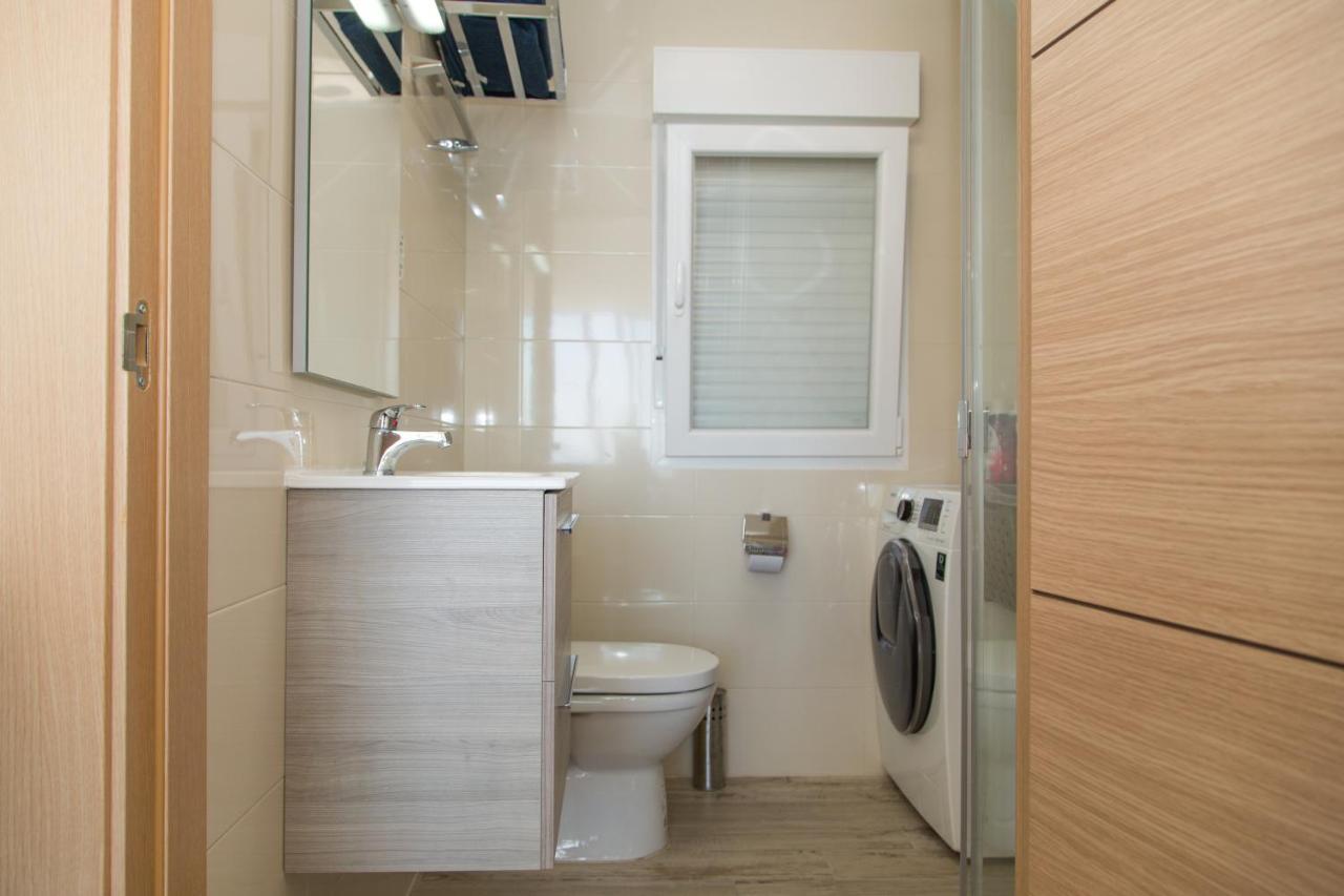 Apartemen First Line P. Banus Sleeps 4